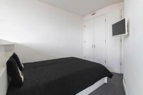 Living/ Sleeping Area
