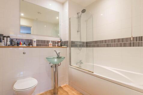 En-suite bathroom