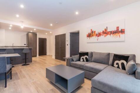 Lounge/Dining Area
