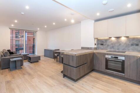 Lounge/Dining Area