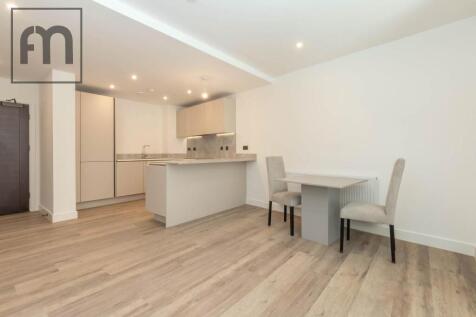 Lounge/ Dining Area