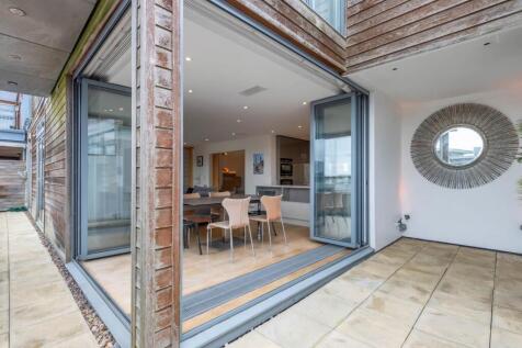 Terrace/Outdoor Sitting Area