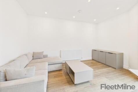 Living Room/Dining Area