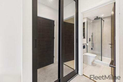 Master Bedroom &amp; En-suite