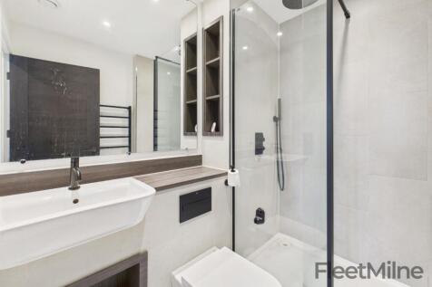 Master Bedroom &amp; En-suite
