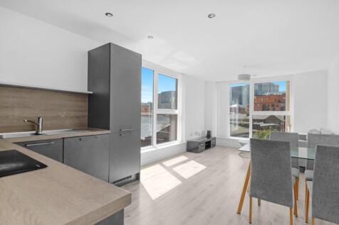 Kitchen/Dining Area