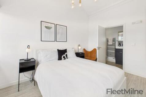 Bedroom/En-suite