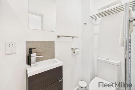 Master Bedroom/En-suite