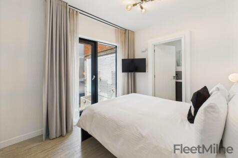 Master Bedroom/En-suite