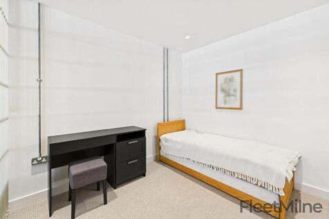 Bedroom 2/Study