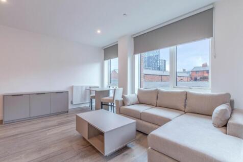 Lounge/Dining Area