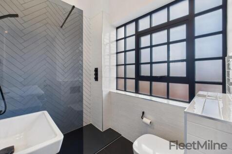 Bedroom 1/Ensuite