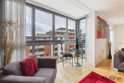 Living/dining area