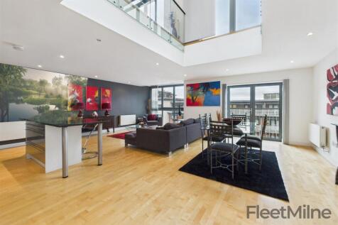 Living/dining area