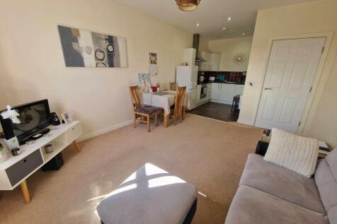 Lounge / Kitchen