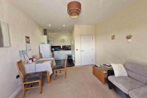 Lounge / Kitchen