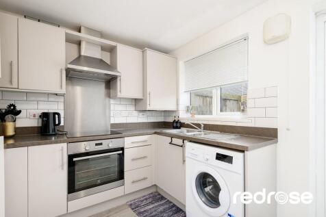 web_6 Ferndown Av...