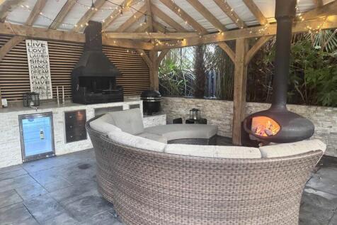 GARDEN ROOM