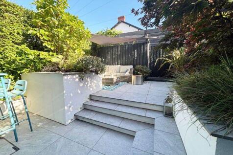 PATIO GARDEN