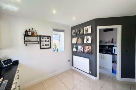 KITCHEN/UTILITY