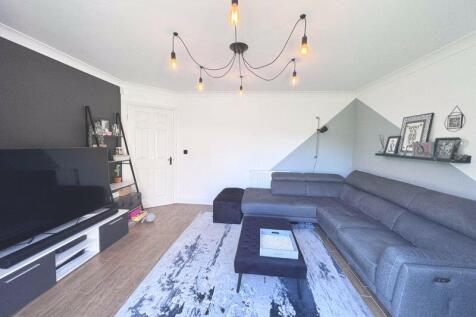 REAR LOUNGE