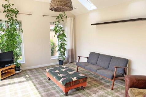 Rear Lounge