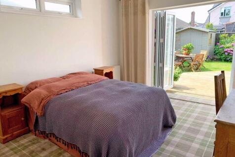 Rear Bedroom