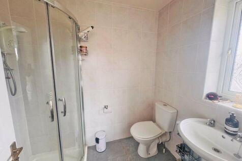 Ensuite shower room