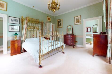 Bedroom (1).jpg