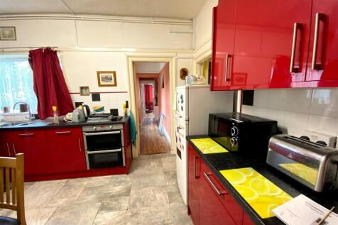 FLAT 1 KITCHEN.jpg
