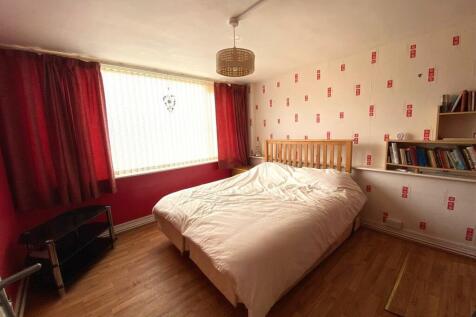 FLAT 1 BEDROOM TWO.jpg