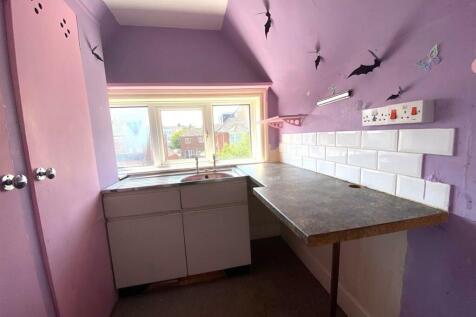 FLAT 3 KITCHEN.jpg