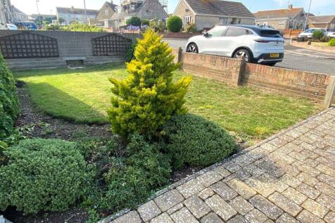 FRONT GARDEN.jpg