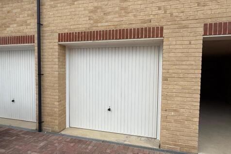 Plot 400 garage.jpeg