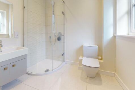 Bathroom (1).jpg