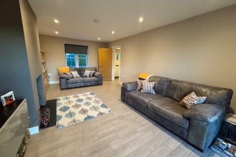 Lounge new 2.jpg