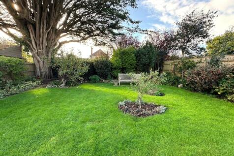 GARDEN 2.jpg