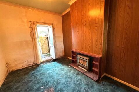 DINING ROOM.jpg