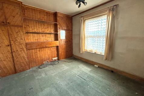 BEDROOM ONE.jpg