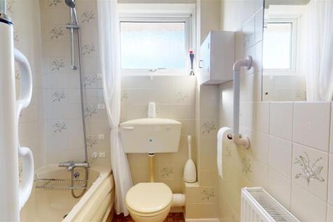 Bathroom2.jpg