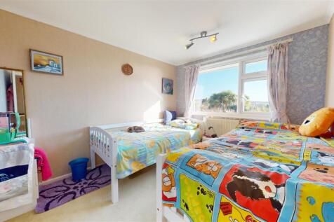 Bedroom 4.2.jpg