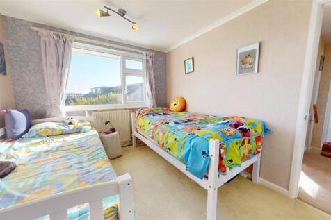 Bedroom 4.jpg