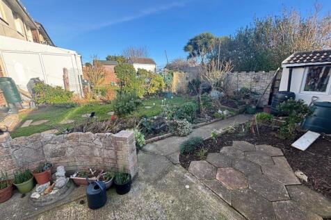 Rear Garden. 4.jpg