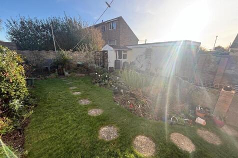 Rear Garden. 2.jpg