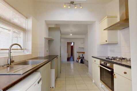 Kitchen (11).jpg
