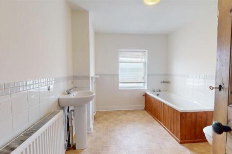 Bathroom (10).jpg