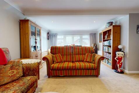 LIVING ROOM.jpg