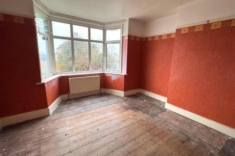DINING ROOM.jpg