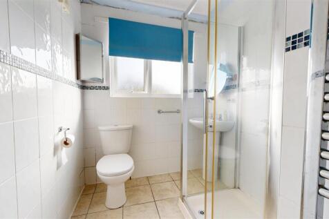SHOWER ROOM.jpg