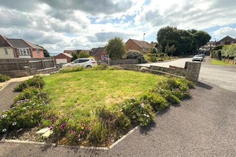 FRONT GARDEN.jpg